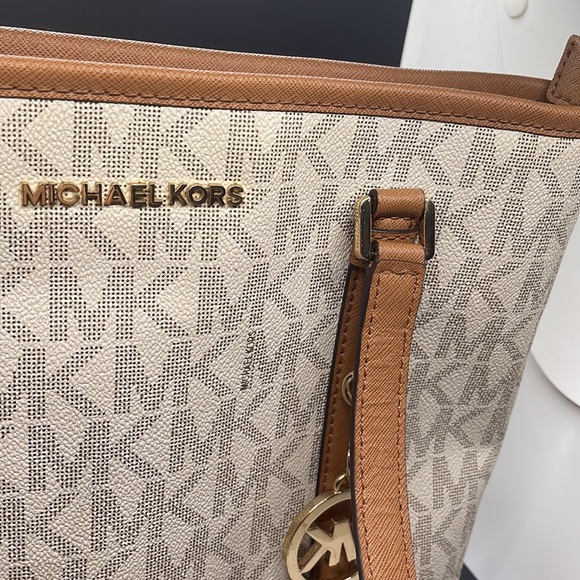 Michael Kors Tote Bag - Picture 14 of 15